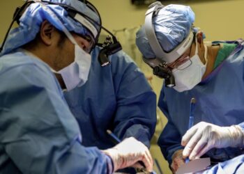 Beplaučių atvejis pribloškė medikus: 33 metų vyras dvi paras išgyveno prijungtas prie dirbtinės plaučių sistemos