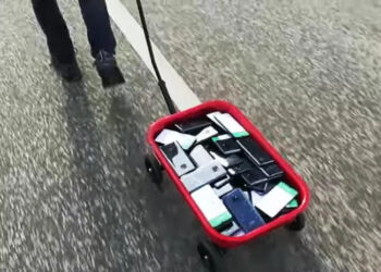 Berlino menininkas sutrikdė „Google Maps“: 99 telefonai vežimėlyje sukėlė milžiniškas spūstis