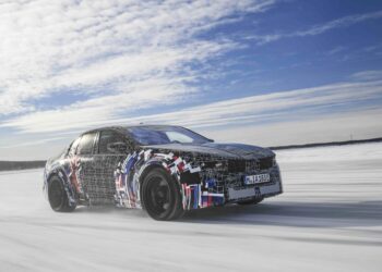 BMW ruošia beprotišką M elektromobilį: 4 varikliai kiekvienam ratui, 2027 m. pažadins asfaltą