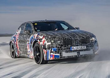 BMW ruošia žvėrį: nauji elektriniai M modeliai su keturiais varikliais triuškins konkurentus