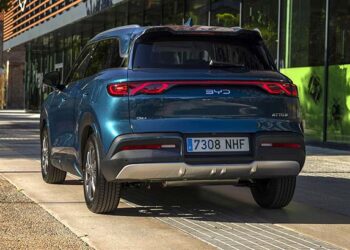 BYD 2025 metų pabaigoje šluoja pasaulį: Kinijoje paklausa krenta, bet vyksta netikėtas lūžis