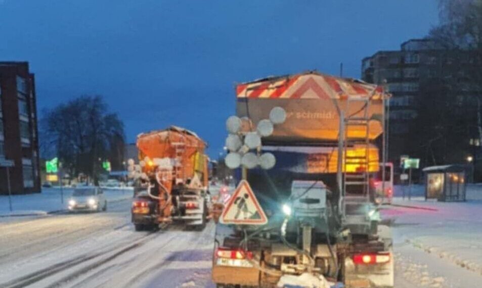 CHAOSAS KELIUOSE: kelininkai skuba perspėti vairuotojus – ši informacija gali išgelbėti gyvybę