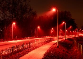 Danija ryžosi šokiruojančiam eksperimentui: raudonos gatvių lempos gali viską pakeisti