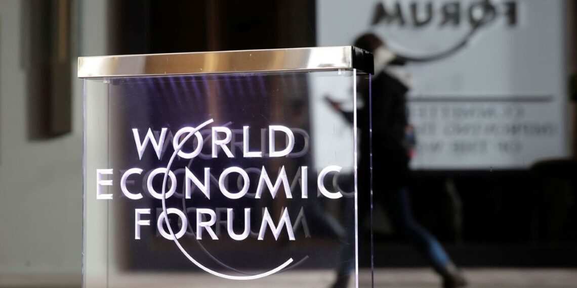 Šveicariją sudrebino pasaulio galingieji: Trumpo akibrokštai, Makrono planas ir naujas karas dėl Venesuelos