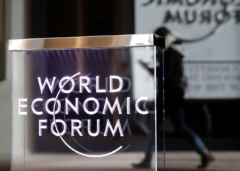 Šveicariją sudrebino pasaulio galingieji: Trumpo akibrokštai, Makrono planas ir naujas karas dėl Venesuelos