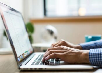 DI užkūrė vaizdo plokščių ir kompiuterių kainų karuselę: štai kiek permokėsi jau šiemet