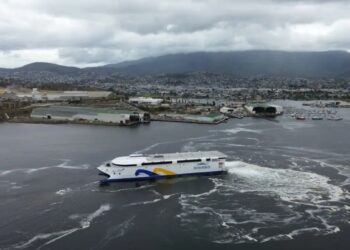 Didžiausias pasaulyje elektrinis laivas pradėjo lemtingus bandymus: ar atlaikys realias sąlygas?