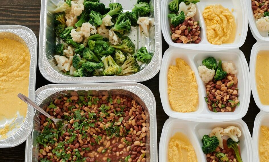 Dietologai atskleidė stebuklingus pietų dėžučių receptus: pigūs, sotūs ir baltymingi patiekalai kasdien