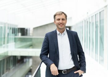 Dirbtinio intelekto revoliucija: kaip mašinos išmoksta matyti geriau už žmogų ir ką tai slepia