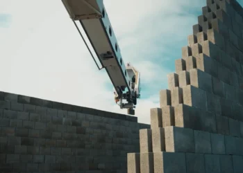 Dubajuje iškils pirmoji visiškai robotų pastatyta vila – statybų pasaulis apsiverčia aukštyn kojomis