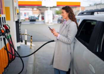 Dujos auto iš JAV: ekspertai atskleidžia šokiruojančius privalumus, brangias klaidas ir spąstus