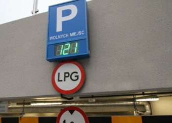 Ekspertai atskleidžia: ar iš tiesų draudžiama į požeminį parkingą važiuoti automobiliu su LPG?