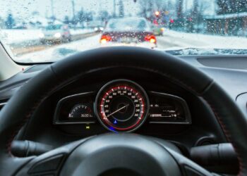 Ekspertai perspėja: viena klaida žiemą su šiuolaikiniu tempomatu gali baigtis tragedija