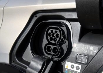 GM atsisako elektrinių automobilių svajonės: netikėtas lūžis kainuos milžiniškus milijardus