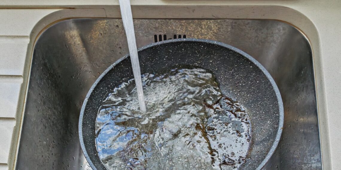 Greičiausias būdas sunaikinti naują keptuvę: viena klaida ir po kelių kartų ją mesite lauk