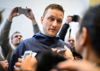 Grenlandijos premjeras šokiruoja: ragina ruoštis galimam karui ir kaupti maisto atsargas