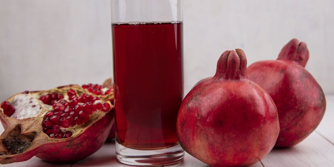 Gydytojai atskleidė: taip gerdami granatų sultis išgelbėsite širdį, kraujagysles ir smegenis
