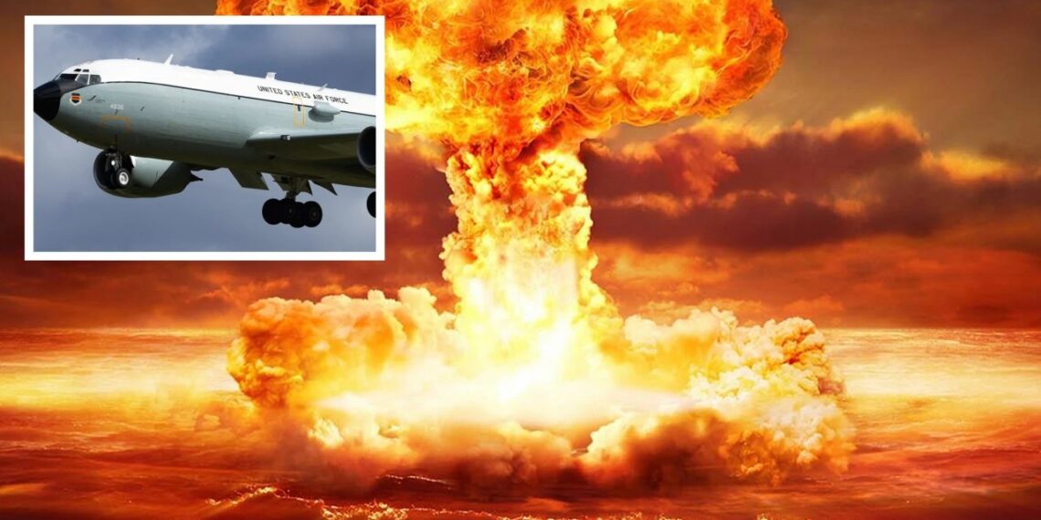 Į Europą slapta atskrido JAV „branduolinių sprogimų medžiotojas“ – artėja smūgis Iranui?