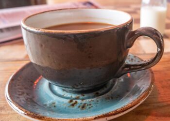 Įdėk šaukštelį šio stebuklingo priedo į kavą – net pigiausia pakelsis iki baristos lygio