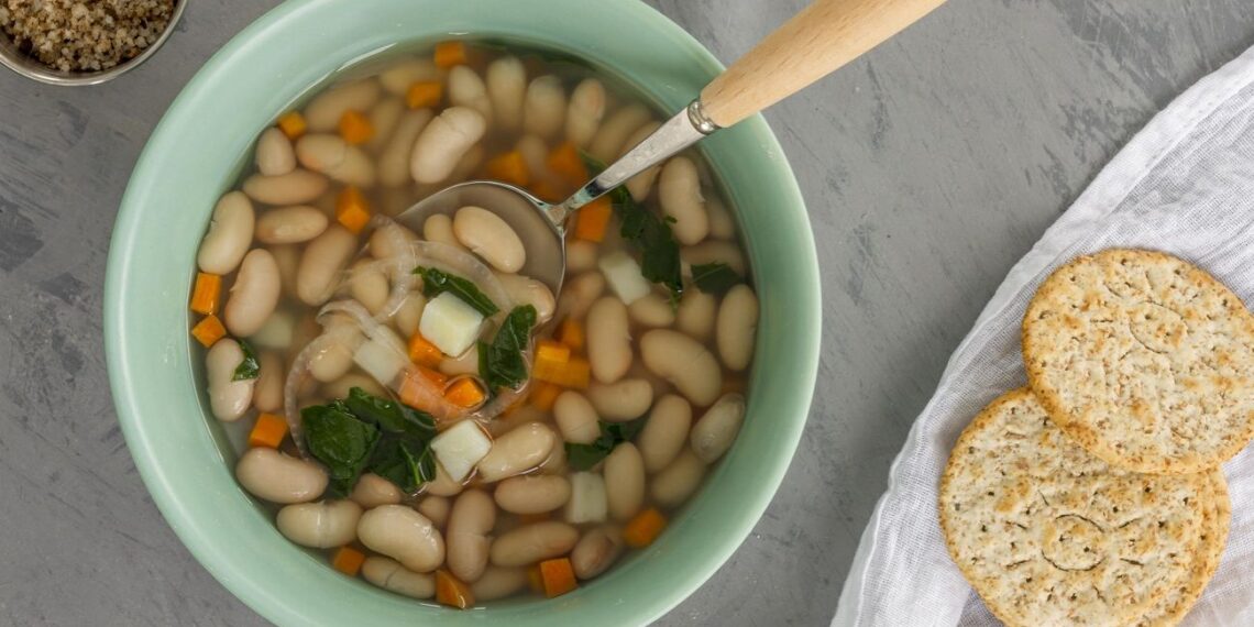 Ilgaamžiškumo ekspertas atskleidė pigų ir paprastą kasdienį patiekalą lėkštėje kuris prailgins gyvenimą