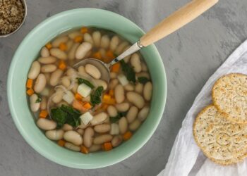 Ilgaamžiškumo ekspertas atskleidė pigią ir paprastą kasdienę dietą skirtą ilgam ir sveikam gyvenimui