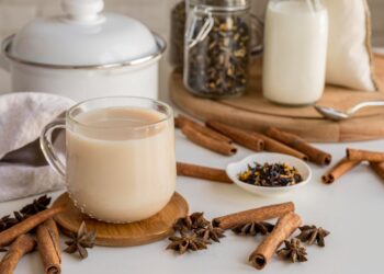 Indiškas prieskoninis čajus, kuris šią žiemą pakeis jūsų kavą: norėsite virti kasdien