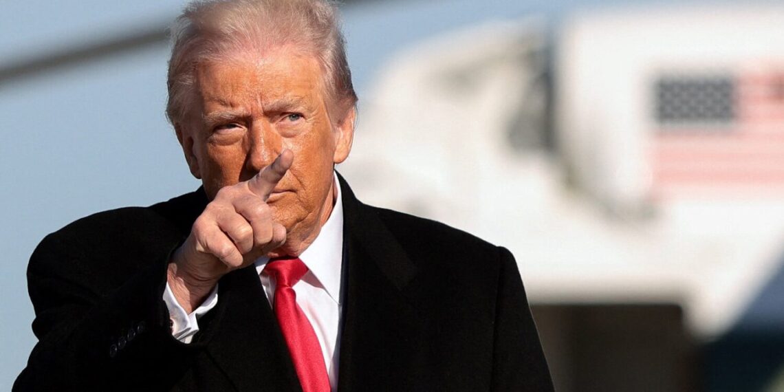 Iranas krizėje, jau fiksuojama 2000 aukų: Trumpas ragina šturmuoti valdžios rūmus ir žada skubią pagalbą