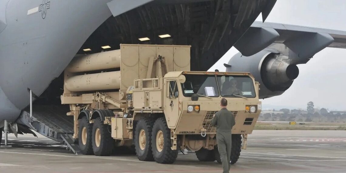 Iranas išbando JAV pasiekiantį monstrą: įtūžęs Trumpas skubiai plukdo tūkstančius tonų ginklų