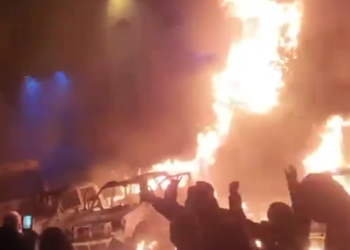 Iranas liepsnoja: masiniai protestai, atjungtas internetas ir skandalingi Trumpo grasinimai intervencija