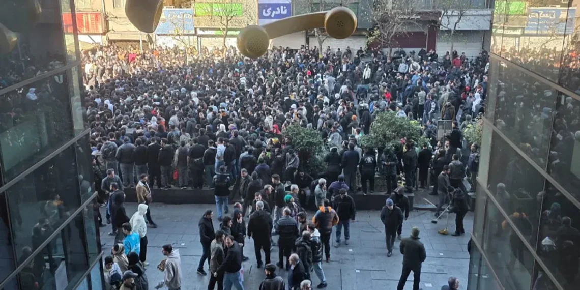 Iranas skęsta kraujyje: protestuose jau žuvo dešimtys tūkstančių, skaičiai šokiruoja pasaulį