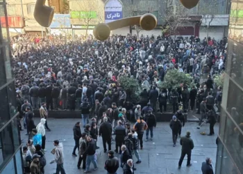 Iranas skęsta kraujyje: protestuose jau žuvo dešimtys tūkstančių, skaičiai šokiruoja pasaulį