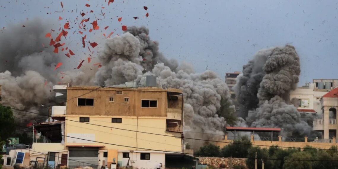 Izraelis smogia Libanui: staigus karo fronto išsiplėtimas, pasaulis sulaiko kvapą