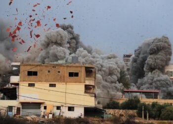 Izraelis smogia Libanui: staigus karo fronto išsiplėtimas, pasaulis sulaiko kvapą