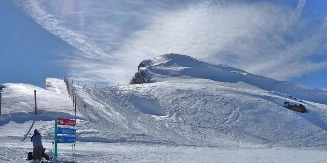 Juodžiausi savaitgalio siaubai Alpėse: lavinos pasiglemžė mažiausiai šešias gyvybes