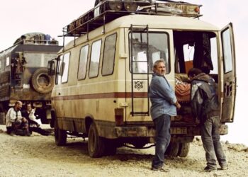 Kanų, Berlyno ir Venecijos žvaigždės nusileido Rygoje: netikėtas kino festivalis šokiruoja Baltiją