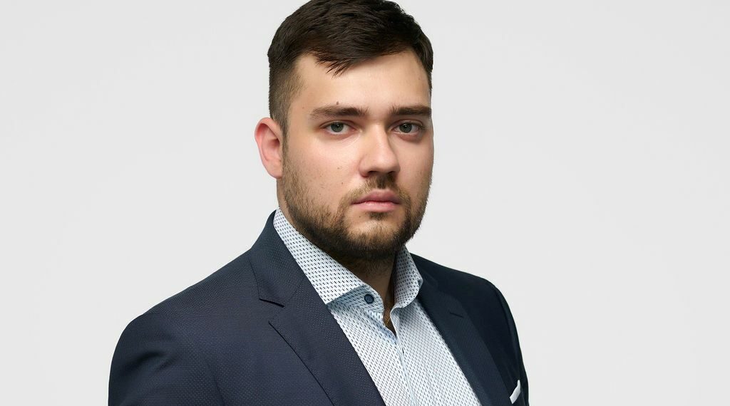 Kas iš tikrųjų privalo valyti sniegą prie daugiabučių: gyventojai, administratoriai ar savivaldybė?