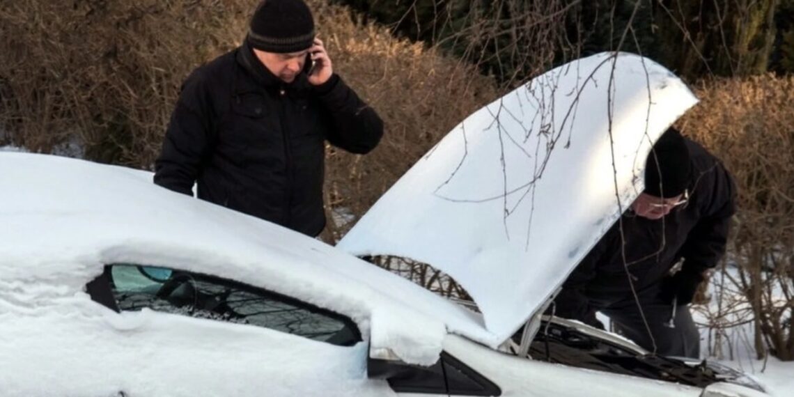 Keisti garsai ir baltas dūmas iš duslintuvo žiemą? Mechanikas sako: neskubėk į servisą