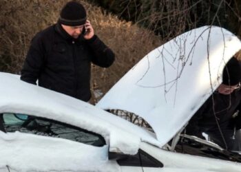 Keisti garsai ir baltas dūmas iš duslintuvo žiemą? Mechanikas sako: neskubėk į servisą