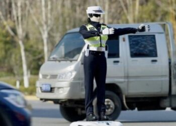 Kinijoje policininkus keičia robotas: dalina baudas, valdo eismą – ar tai greit atkeliaus į Lietuvą?