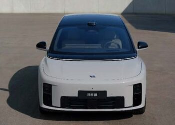 Kinų milžinė Li Auto griūva? 2025 m. plug-in pardavimai smuko 18,81%, investuotojai panikoje