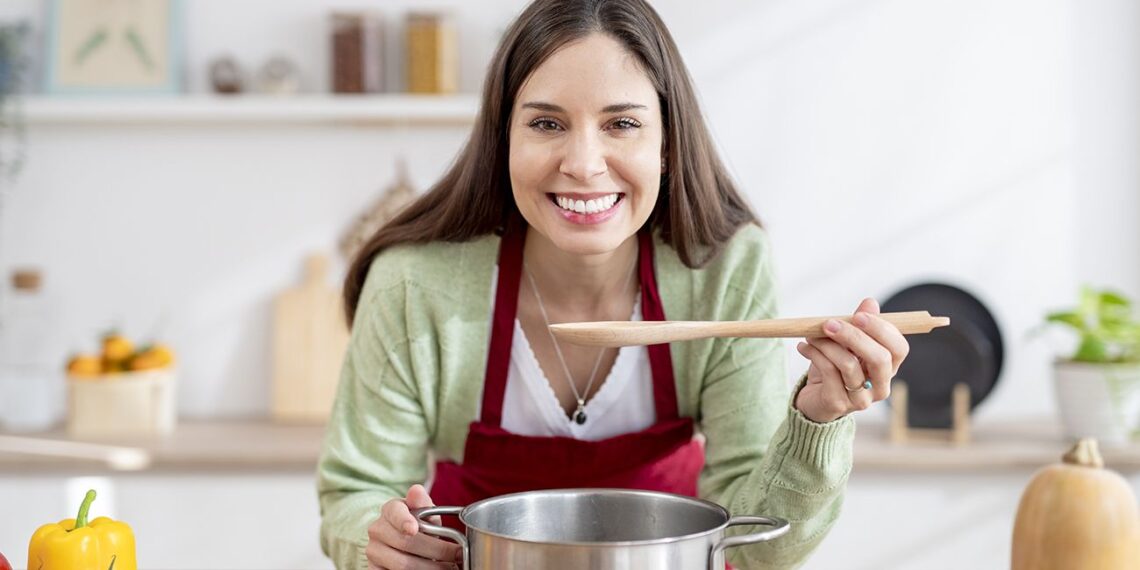 Kodėl niekada negalima palikti šaukšto puode: šokiruojančios liaudies prietaros ir mokslininkų įspėjimas