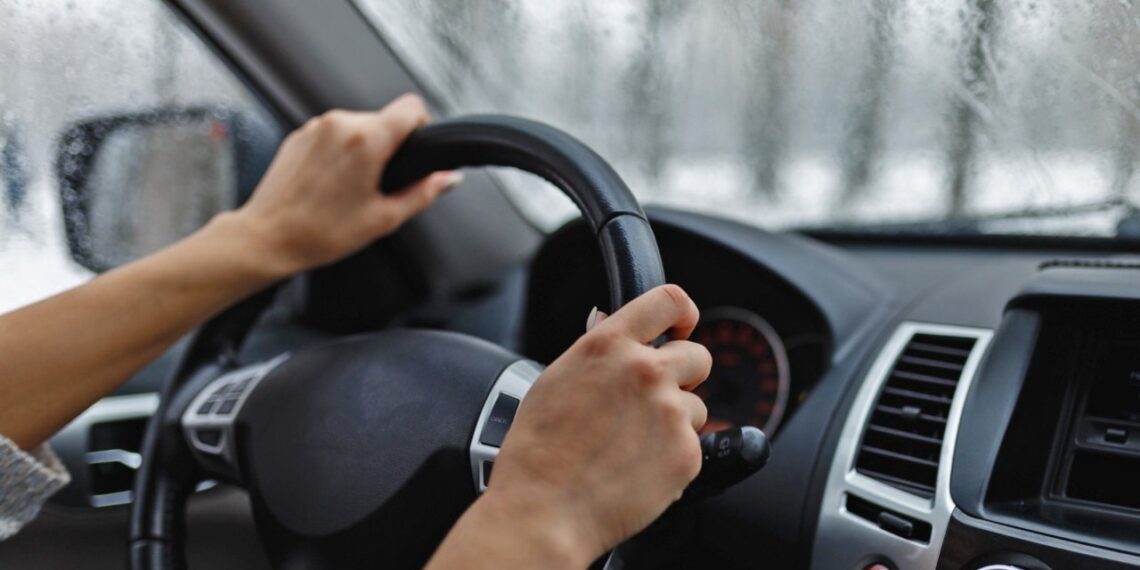 Kodėl vairuotojams ima pavojingai drebėti vairas ir automobilis? Meistrai atskleidė tikrąją bėdą