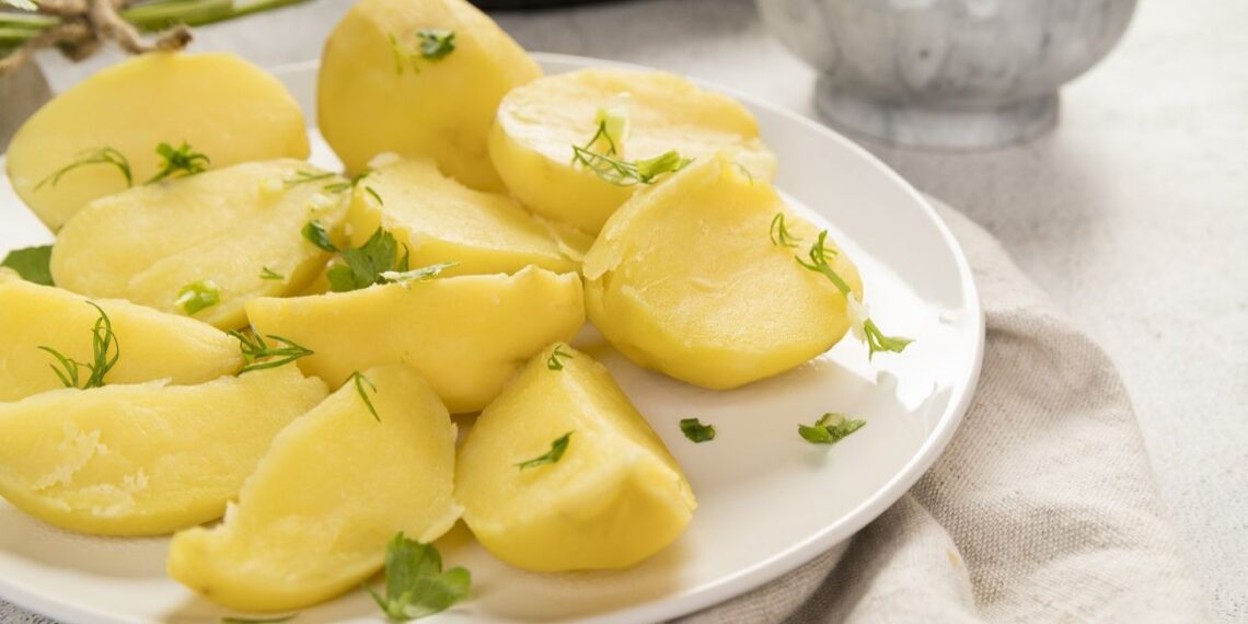 Kokią lemtingą klaidą darote virsdami bulves: virtuvės šefai atskleidė pagrindinę paslaptį