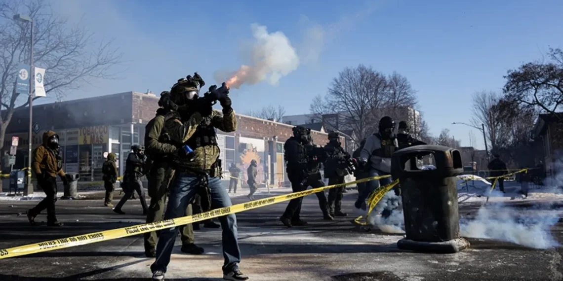 Kraupi drama Minesotoje: ICE agentų šūviai įsuko kruviną chaosą, žuvo nekaltas žmogus