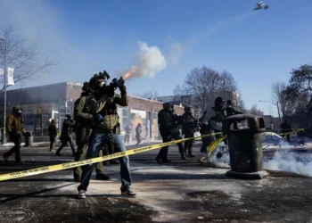 Kraupi drama Minesotoje: ICE agentų šūviai įsuko kruviną chaosą, žuvo nekaltas žmogus