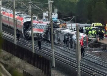 Kruvinas traukinio siaubas Ispanijoje: žuvusiųjų skaičius šokiruojamai išaugo iki 39