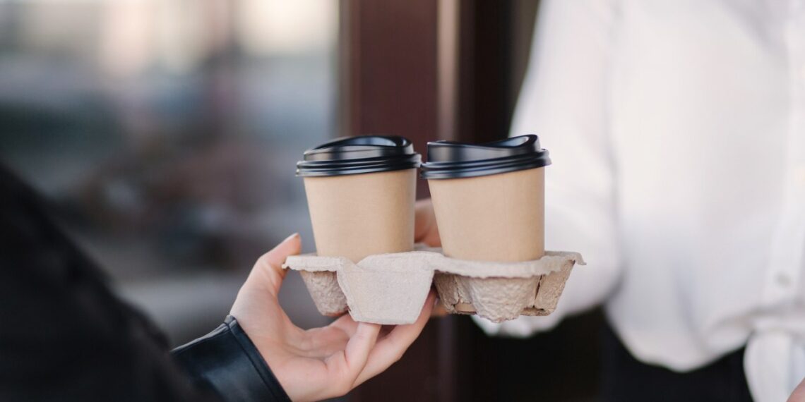 Kur mesti vienkartinius kavos puodelius? Lietuviai daro lemtingą klaidą – ekspertai įspėja