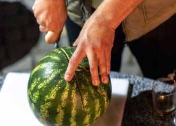 Lapkričio arbūzų manija: gydytojai įspėja, kuo gali baigtis vėlyvos vasaros skonis
