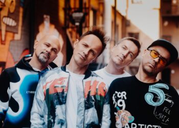 Latvių supergrupė šluoja konkurentus: rekordinis „Auksinio mikrofono“ nominacijų lietus