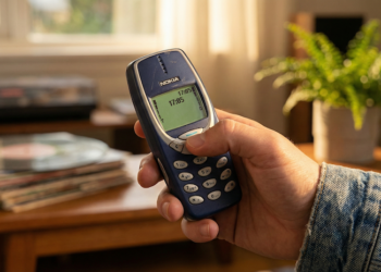 Legendinė Nokia 3310 grįžta: šokiruojanti tiesa, kodėl jos baterija laikė visą savaitę